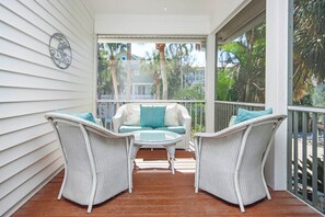 DVD player, books - Spacious 5-Bedroom Captiva Home with Private Pool & Spa (Captiva)