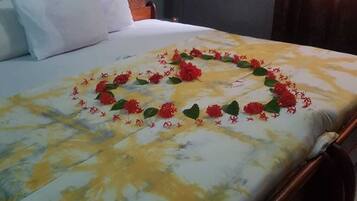21 bedrooms, iron/ironing board, WiFi, bed sheets