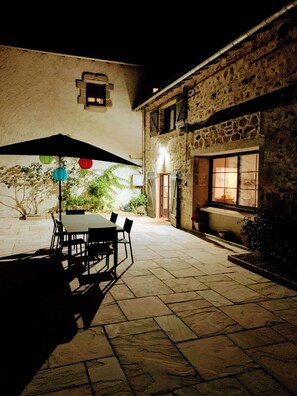 Outdoor dining - 4* Private luxury Gîte on the River Vincou (Berneuil)