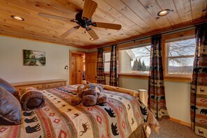 3 室のベッドルーム、WiFi (無料)、ベッドシーツ