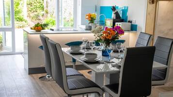 Casa de campo, baño privado (Westeria Cottage) | Restaurante