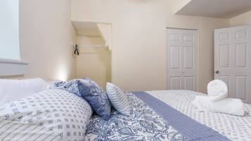 2 bedrooms, iron/ironing board, bed sheets