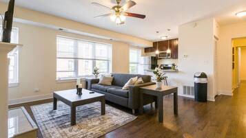 TV, Netflix, Hulu, streaming services