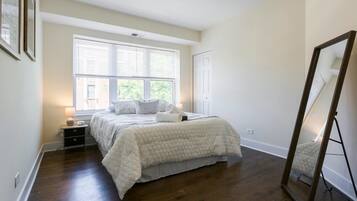 2 bedrooms, iron/ironing board, bed sheets