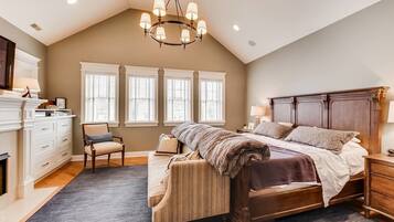 4 bedrooms, iron/ironing board, bed sheets