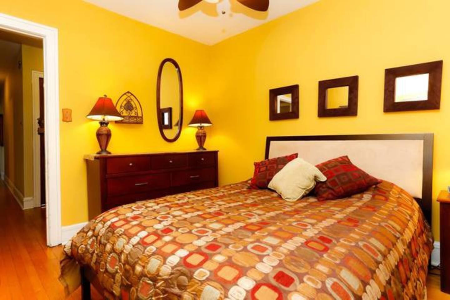 3 bedrooms, iron/ironing board, bed sheets