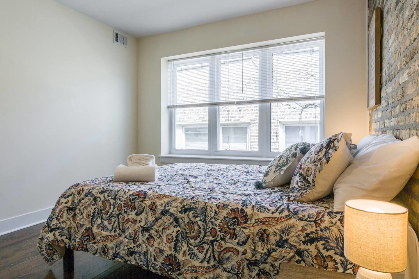 2 bedrooms, iron/ironing board, bed sheets
