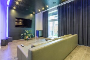 Flat-screen TV, fireplace