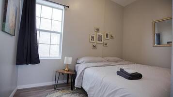 3 bedrooms, iron/ironing board, bed sheets