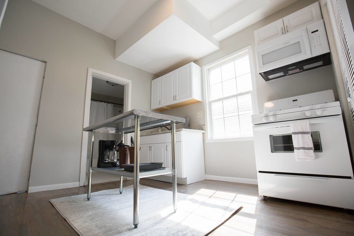 Oven, stovetop, espresso maker, cookware/dishes/utensils