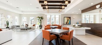 7534- Summerville Resort, No Carpet (Pet Friendly) 5br All Suites!