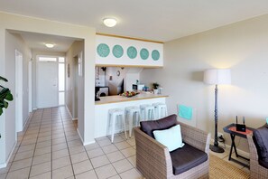 Classic-Apartment | Wohnzimmer | Flachbildfernseher