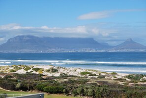 Exterior - Dolphin Beachfront Condo (Cape Town)