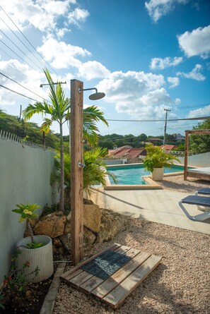 Outdoor pool - Beautiful modern vacation home with private pool, 2 bedrooms, fully with ac (Saliña)