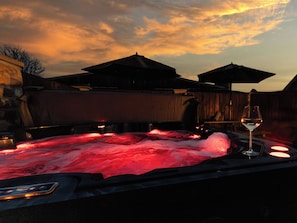 Outdoor spa tub - 5 bedroom accommodation in Hinderwell, near Staithes (Hinderwell, near Staithes)
