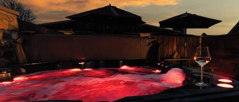 Tina de hidromasaje al aire libre