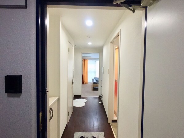 Standard Twin Room | Living area | Flat-screen TV - Dajoko House (Osaka)