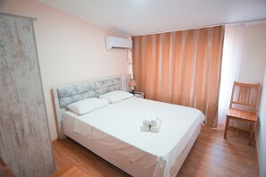 标准双人房 | 熨斗/熨板、免费 WiFi、床单