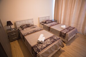 标准双床房 | 熨斗/熨板、免费 WiFi、床单