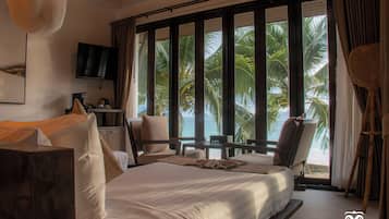 Minibar, desk, soundproofing, free cots/infant beds