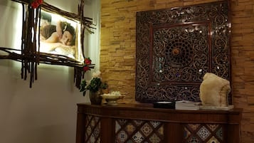 Couples treatment rooms, body wraps, body scrubs, facials