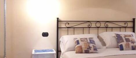 1 bedroom, in-room safe, iron/ironing board, WiFi