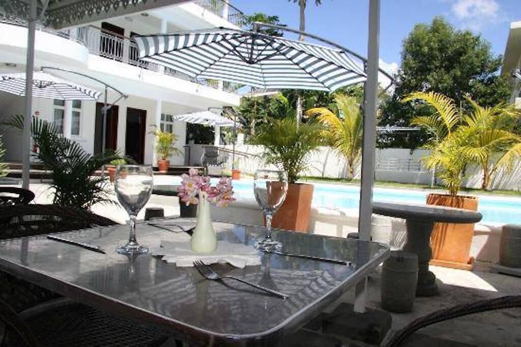 Outdoor dining