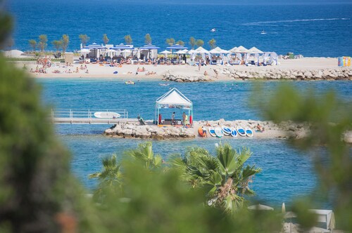 LAST MINUTE!!! Luxury Villa Dream, 32sqm private pool and 4 bedroom, near Split