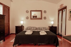 1 bedroom, in-room safe, desk, iron/ironing board