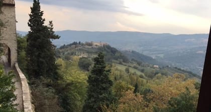 Spectacular Views - Charming House in Central Todi