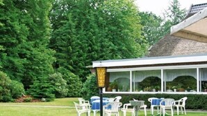 Outdoor dining - Gästehaus Hankhausen (Rastede)