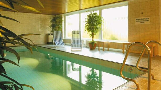 Indoor pool - Gästehaus Hankhausen (Rastede)