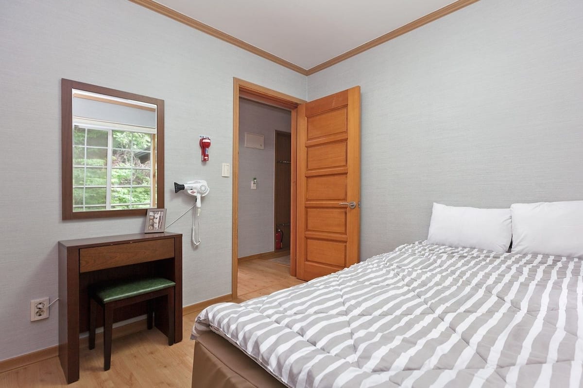 Deluxe Room | 2 bedrooms, free WiFi, bed sheets