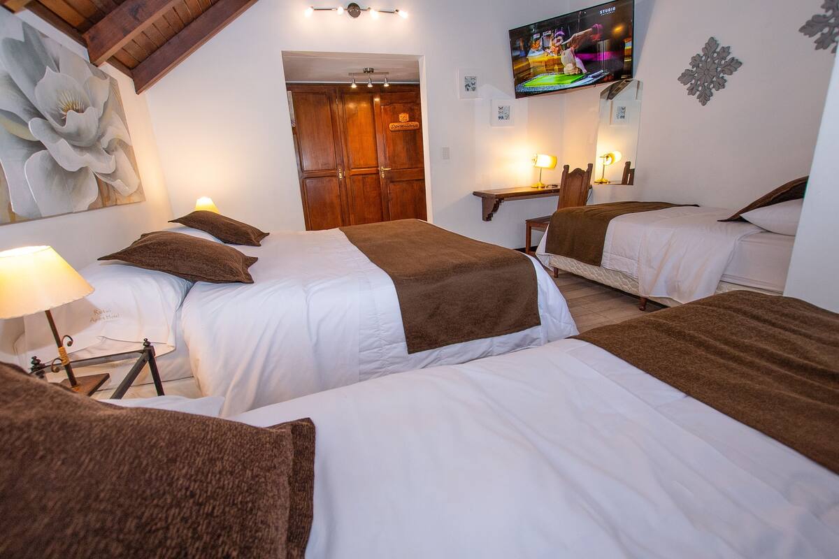 Traditional Room | Premium bedding, down duvets, in-room safe, free WiFi