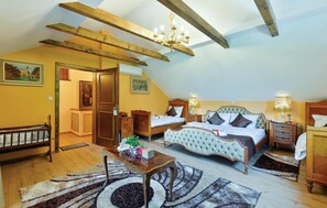 2 bedrooms, travel cot, free WiFi, bed sheets - Amazing home in Vinica with sauna (Vinica)