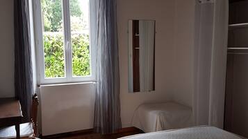 3 chambres, fer et planche Ă repasser, lit parapluie, Wi-Fi