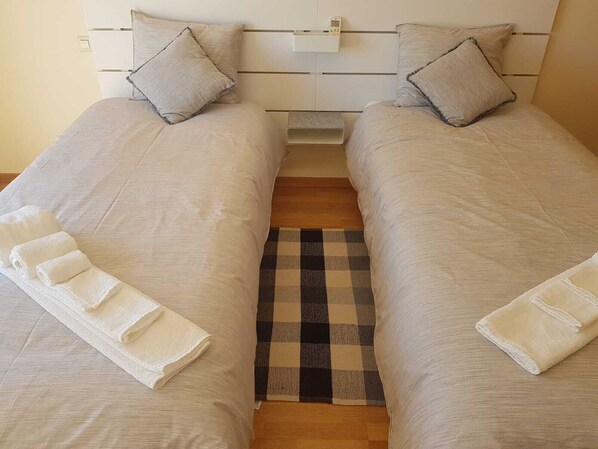 2 bedrooms, iron/ironing board, WiFi, bed sheets