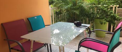 屋外ダイニングエリア