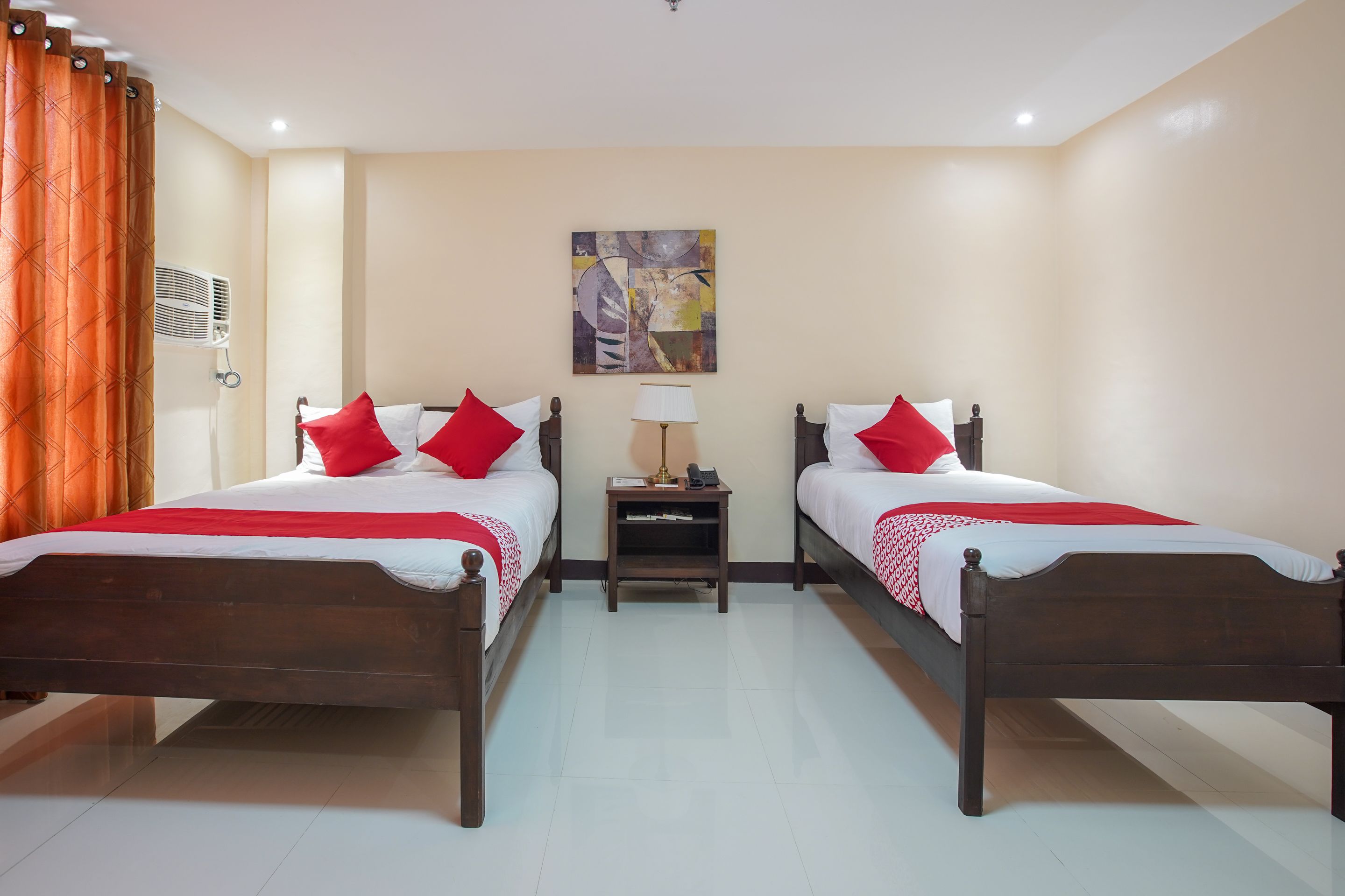 suite triple room | free wifi, bed sheets