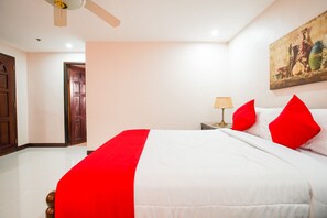 Studio Suite phong cách cổ điển, 1 phòng ngủ | Truy cập Internet không dây miễn phí, bộ trải giường 