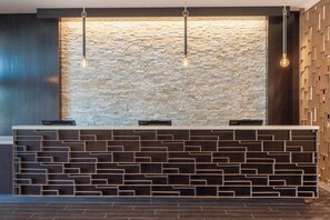 ฝ่ายต้อนรับ