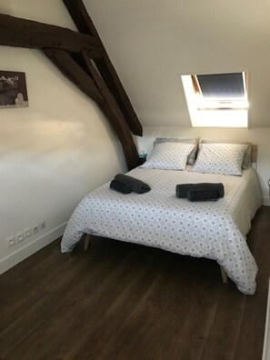 1 bedroom, free WiFi, bed sheets