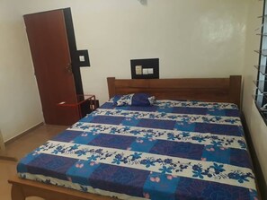 3 bedrooms, iron/ironing board, WiFi, wheelchair access