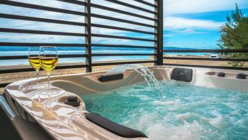 Bain à remous extérieur