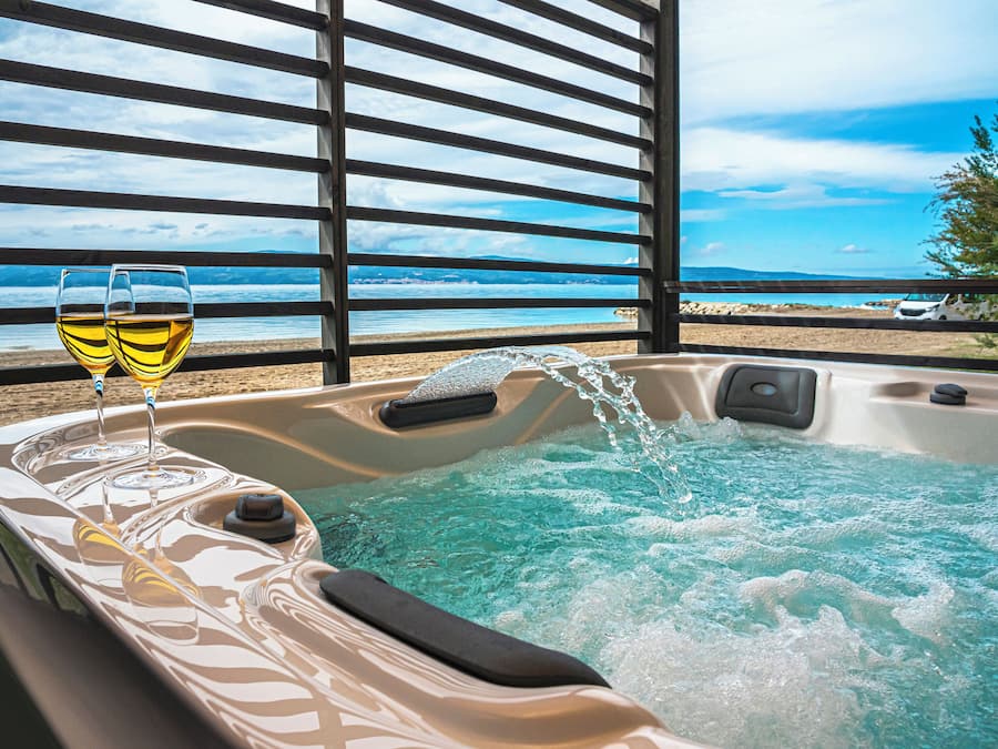 Bathtub spa outdoor