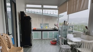 Private kitchen - Rose Milano Villa (Lam Vien - Da Lat)