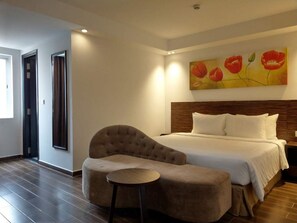 Luxury Villa | Dilengkapkan perabot secara berasingan, meja, ruang kerja komputer riba