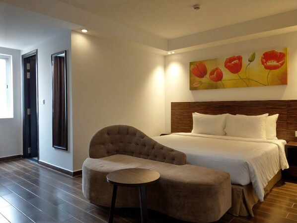 Luxury Villa | Individually furnished, desk, laptop workspace, free WiFi