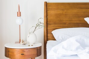 デラックス ルーム | 客室ごとに異なるインテリア、デスク、ノートパソコン用作業スペース、WiFi (無料)