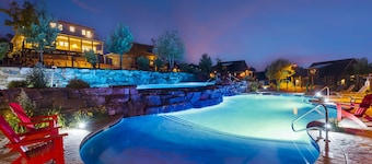 Luxury Awaits: Bunk Room Extravaganza and 5-Person Hot Tub on a Sprawling Deck